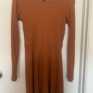 GIRLS LONG SLEEVE DRESS SIZE 18 (XXL)